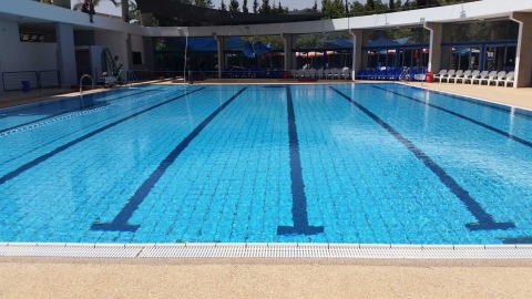 2 בריכה.jpg